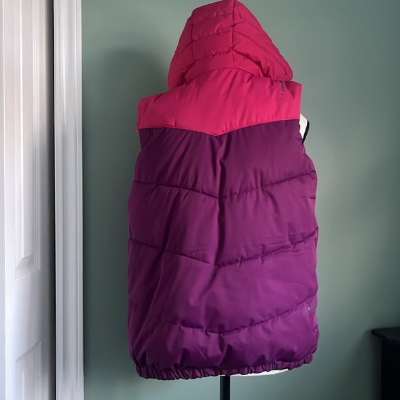 Women’s XL hooded zip up Ripzone vest - Picture 8 of 8